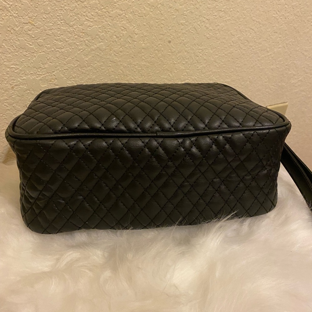 Vince Camuto Quilted Black Crossbody Makeup/Travel Bag - Picture 4 of 6
